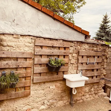 山林小屋 Daniel-mikulov, A Private Just For